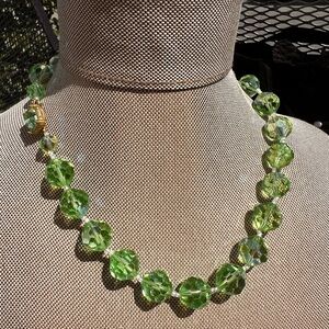 Vintage green Aurora Borealis Crystal Rhinestone gold clasp Strand 60 g Necklace